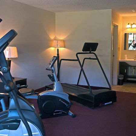 Springfield Hotel And Suites Кингсленд Екстериор снимка