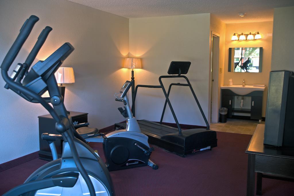 Springfield Hotel And Suites Кингсленд Екстериор снимка